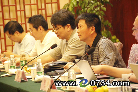 富士康高级投资考察团莅衡关注投资细节(图